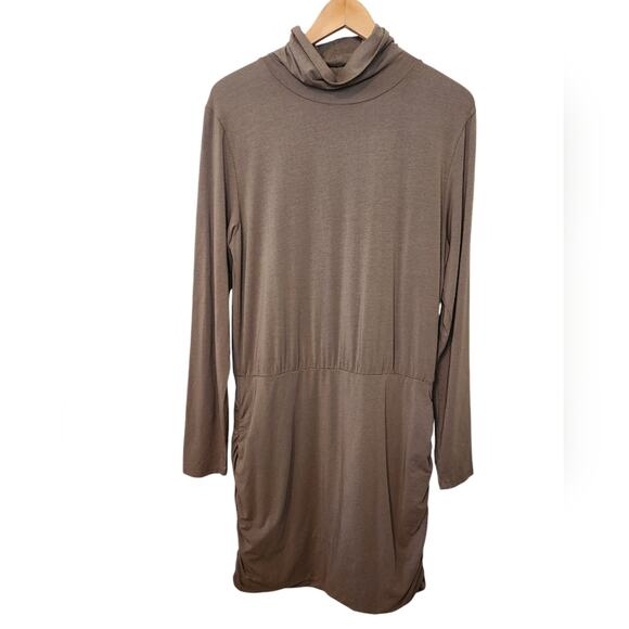 NWT Bobi Long Sleeve Turtleneck Shirred Jersey Dress in Olive tree XL - Picture 1 of 9